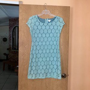 Woman's lace shift dress